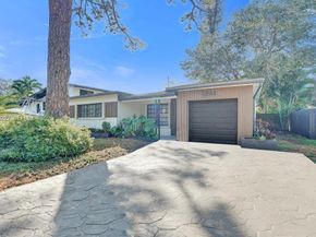 6844 SW 12th St, Pembroke Pines FL 33023