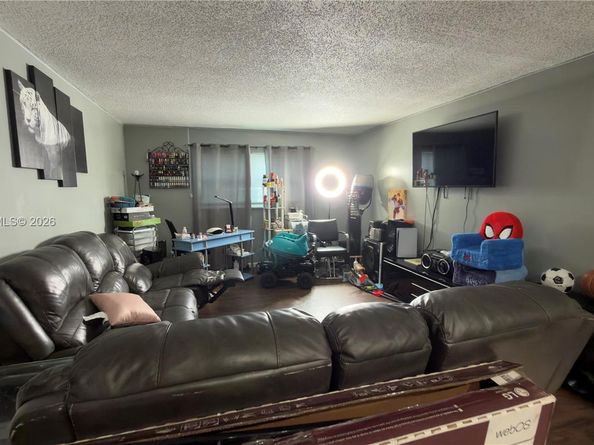 7430 SW 10th St 101D, North Lauderdale FL 33068