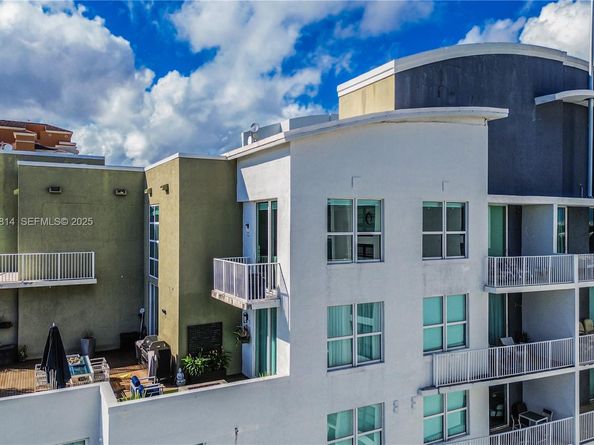 3180 SW 22nd Ter PH201, Miami FL 33145