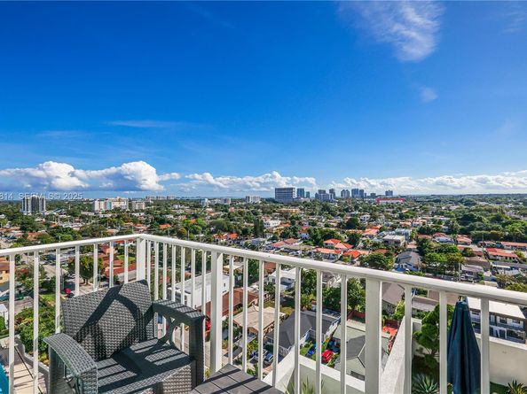 3180 SW 22nd Ter PH201, Miami FL 33145