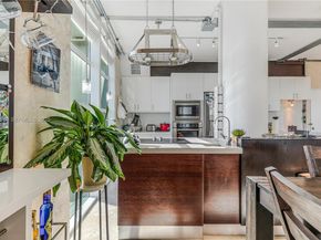 3180 SW 22nd Ter PH201, Miami FL 33145