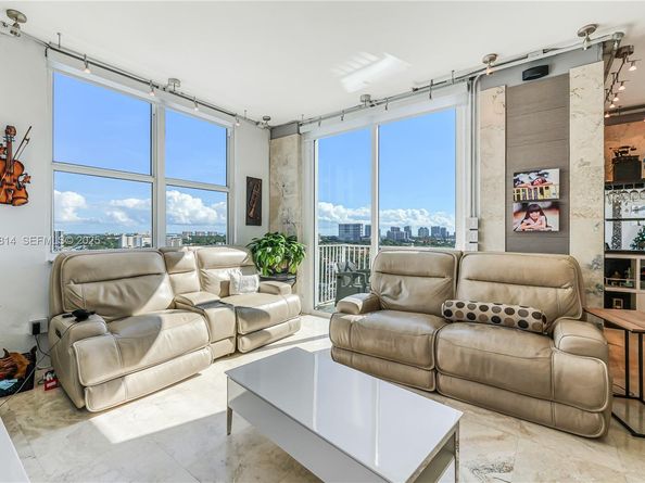 3180 SW 22nd Ter PH201, Miami FL 33145