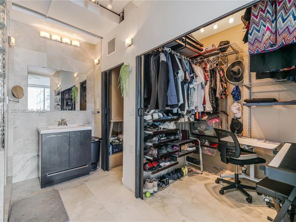 3180 SW 22nd Ter PH201, Miami FL 33145