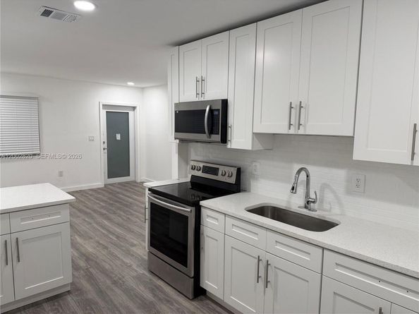 598 NW 53rd St, Miami FL 33127
