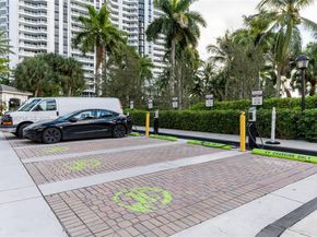 21205 Yacht Club Drive 304, Aventura FL 33180