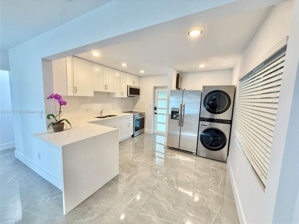 1357 SW 22nd Ter, Fort Lauderdale FL 33312