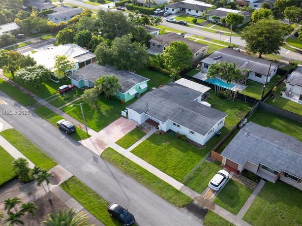 9351 SW 53rd St, Miami FL 33165