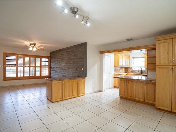 9351 SW 53rd St, Miami FL 33165