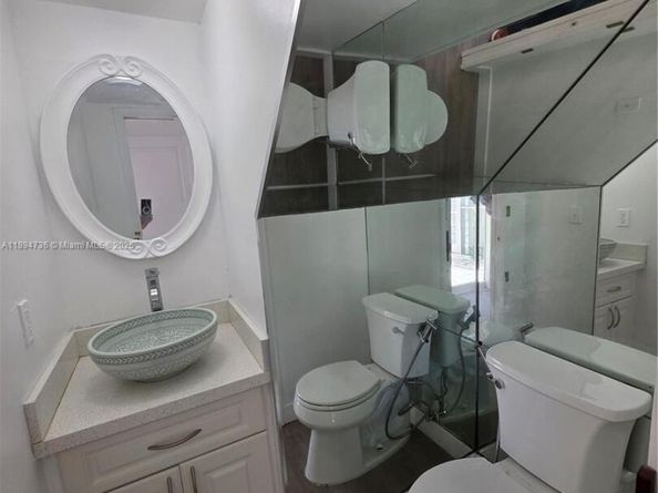 563 NW 98th Ave, Plantation FL 33324