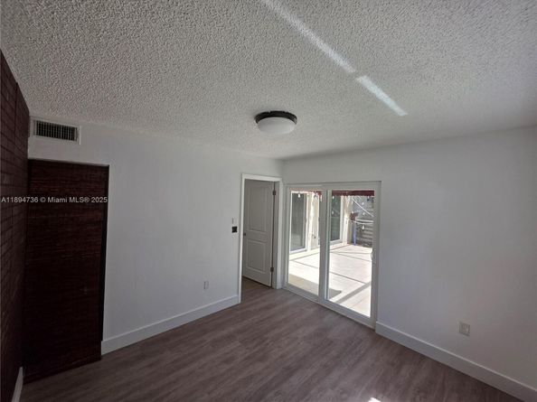 563 NW 98th Ave, Plantation FL 33324
