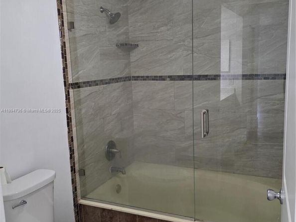 563 NW 98th Ave, Plantation FL 33324