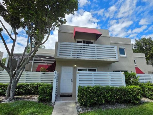 563 NW 98th Ave, Plantation FL 33324