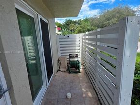 563 NW 98th Ave, Plantation FL 33324