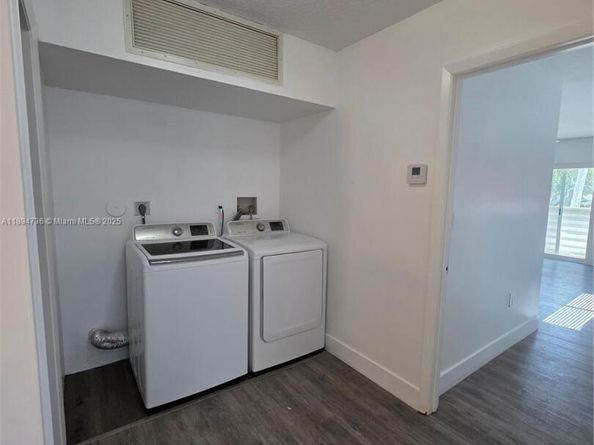 563 NW 98th Ave, Plantation FL 33324