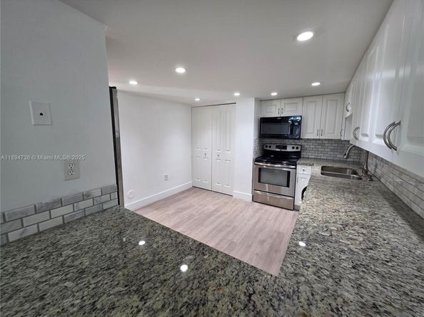 563 NW 98th Ave, Plantation FL 33324