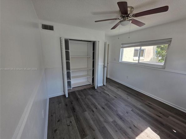 563 NW 98th Ave, Plantation FL 33324