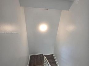 563 NW 98th Ave, Plantation FL 33324