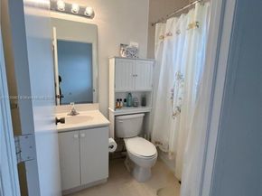 10607 SW 6th St 1006, Pembroke Pines FL 33025
