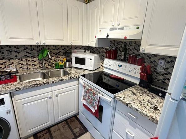 2286 lake Osborne dr 16, Lake Worth FL 33461