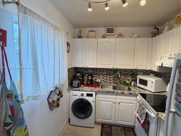 2286 lake Osborne dr 16, Lake Worth FL 33461