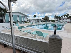 2286 lake Osborne dr 16, Lake Worth FL 33461