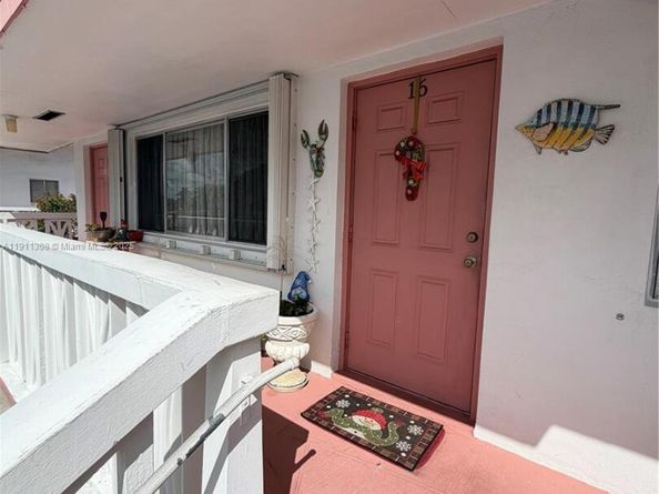 2286 lake Osborne dr 16, Lake Worth FL 33461