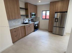 418 NW 9th Ave, Miami FL 33128