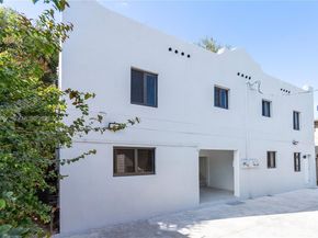 418 NW 9th Ave, Miami FL 33128