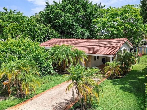 220 NW 35th Ct, Oakland Park FL 33309