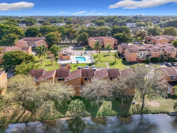 8117 NW 71st Ct, Tamarac FL 33321