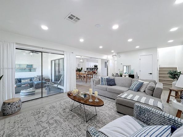 8117 NW 71st Ct, Tamarac FL 33321