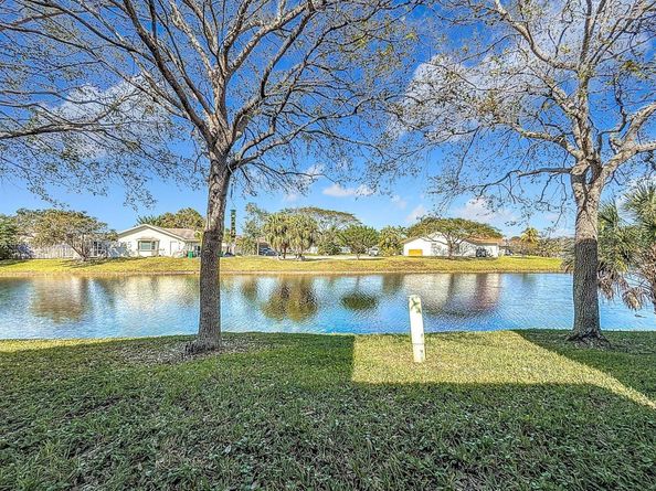 8117 NW 71st Ct, Tamarac FL 33321