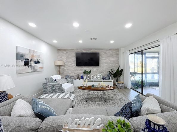 8117 NW 71st Ct, Tamarac FL 33321