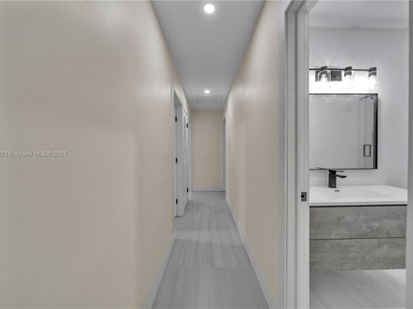 5020 SW 92nd Ave, Miami FL 33165