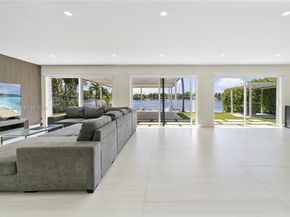 5020 SW 92nd Ave, Miami FL 33165