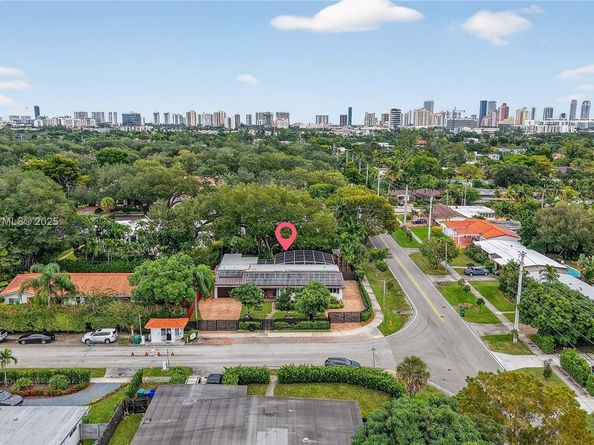 19901 NE 21st Ave, Miami FL 33179