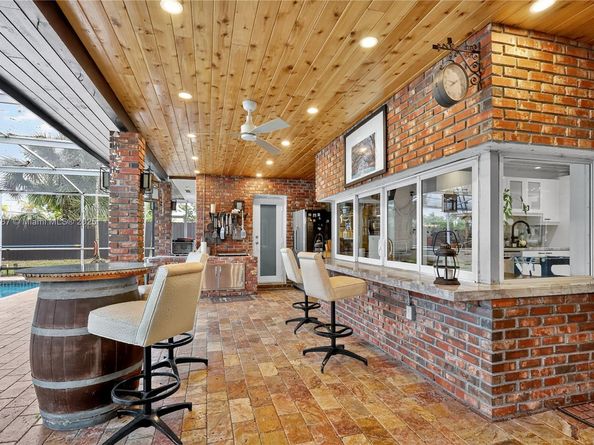 19901 NE 21st Ave, Miami FL 33179