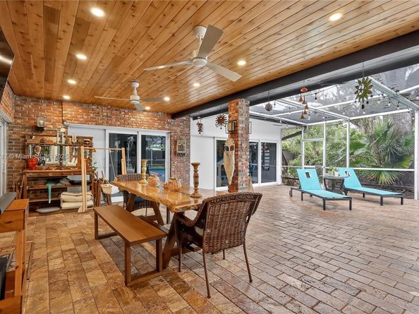 19901 NE 21st Ave, Miami FL 33179