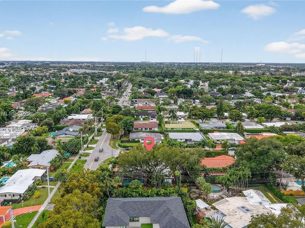 19901 NE 21st Ave, Miami FL 33179