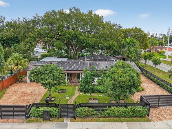 19901 NE 21st Ave, Miami FL 33179