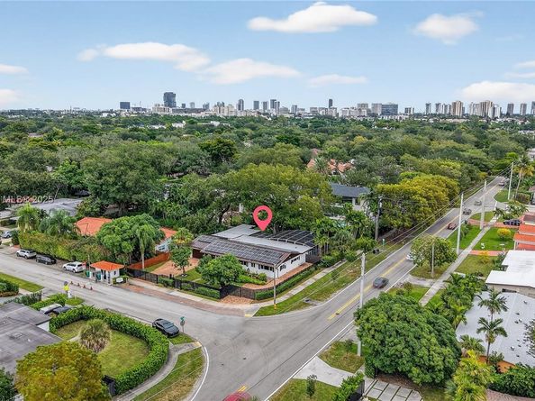 19901 NE 21st Ave, Miami FL 33179
