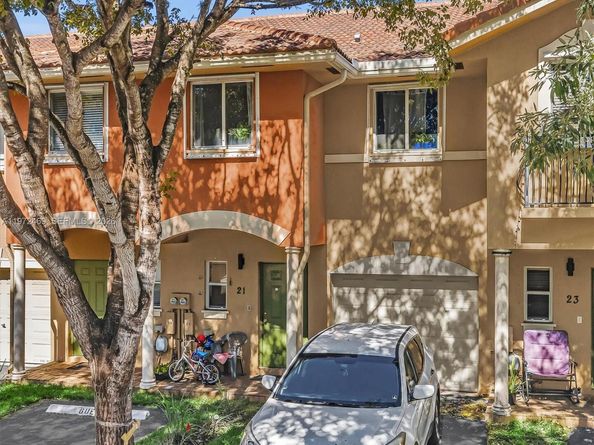 23 SE 3rd Ave, Hallandale Beach FL 33009