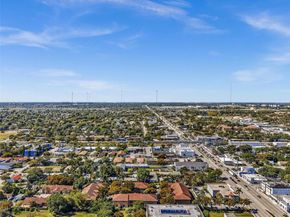 23 SE 3rd Ave, Hallandale Beach FL 33009