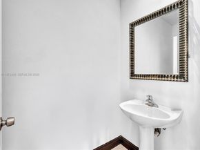 23 SE 3rd Ave, Hallandale Beach FL 33009