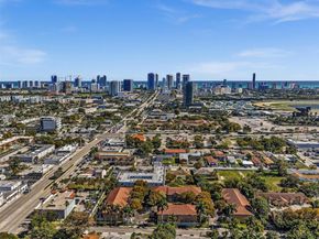 23 SE 3rd Ave, Hallandale Beach FL 33009