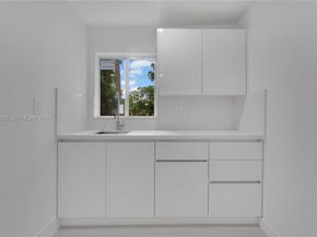 521 NW 33rd Ave, Miami FL 33125