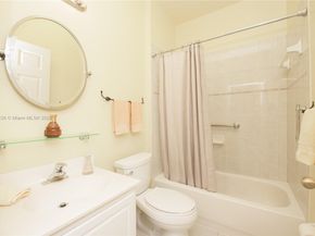 5402 NW 110th Ave, Doral FL 33178