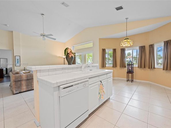 5402 NW 110th Ave, Doral FL 33178