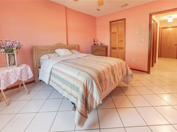 419 SW 136th Pl, Miami FL 33184