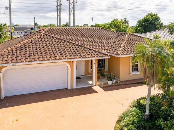 419 SW 136th Pl, Miami FL 33184